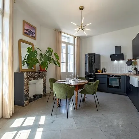 Centre - Parking - Clim - 5 Min Place Comedie Apartment *
