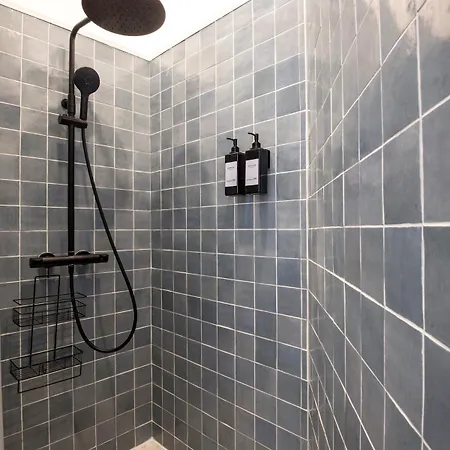 Centre - Parking - 5 Min Place Comedie - Tram Apartment *